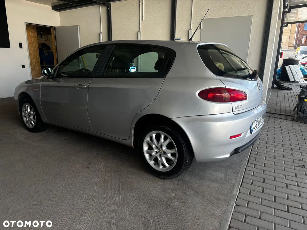 Alfa Romeo 147 1.6 Twin Spark Impression - 6