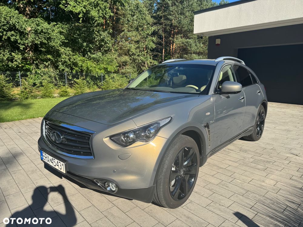 Infiniti QX70 - 39