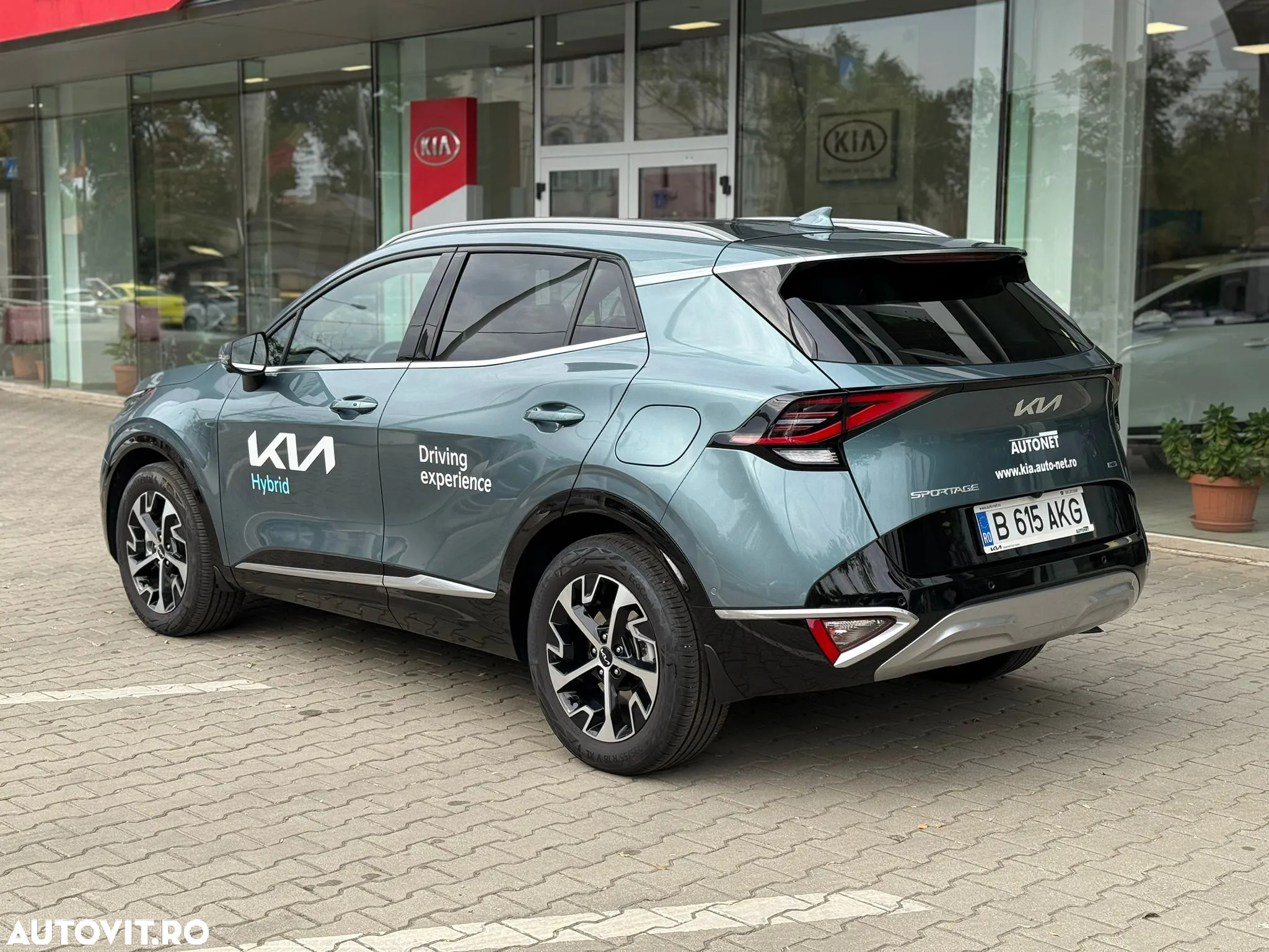 Kia Sportage 1.6 T-GDI HEV 6AT 4x2 Business Line - 3