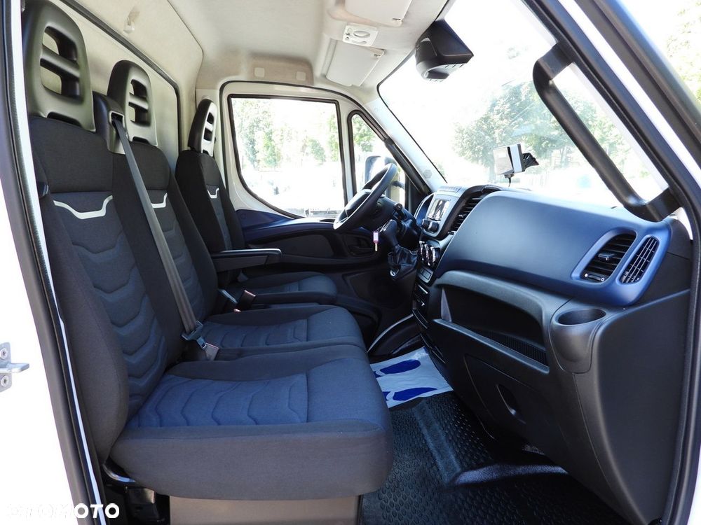 Iveco DAILY 72C18 WINDA 14 PALET TEMPOMAT PNEUMATYKA AUTOMAT HI-MATIC BLIŹNIACZE KOŁA KLIMATYZACJA  180KM - 39