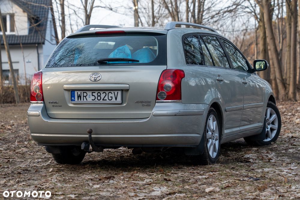 Toyota Avensis 2.0 D-4D - 4