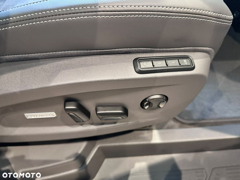 Volkswagen Multivan 2.0 TDI L2 Style DSG - 18