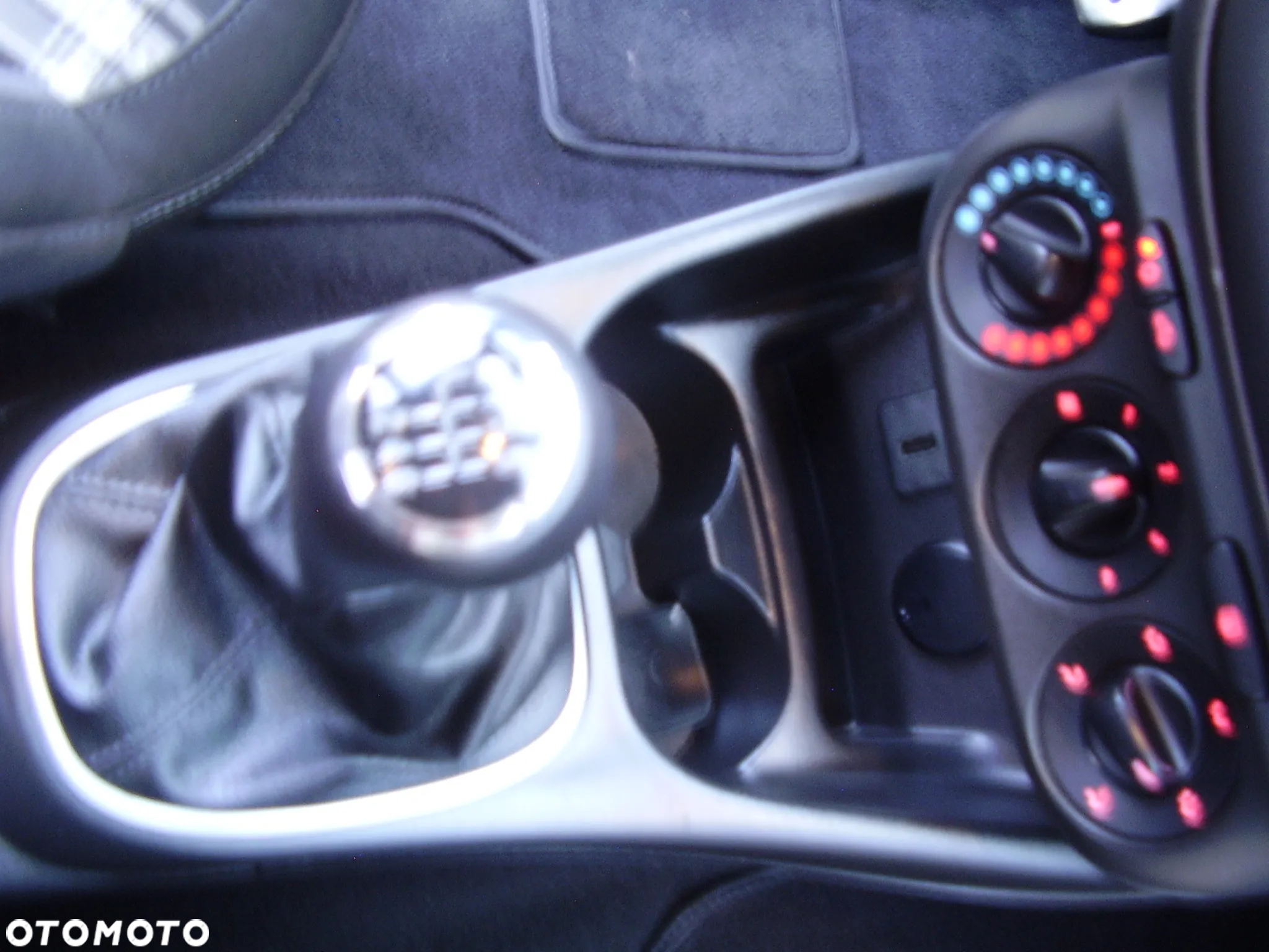 Opel Corsa 1.4 T Cosmo S&S - 38