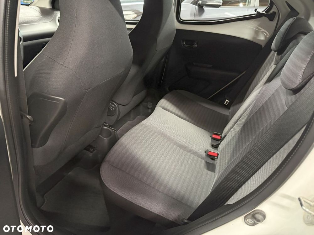 Toyota Aygo x-play connect - 29
