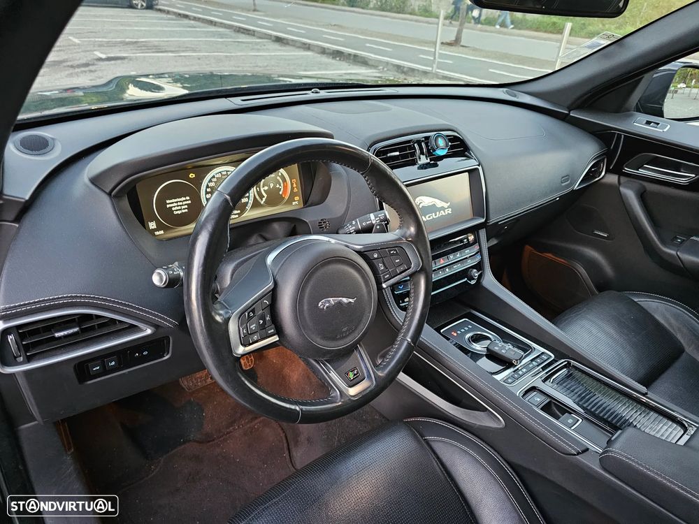 Jaguar F-Pace 20d Aut. R-Sport - 9