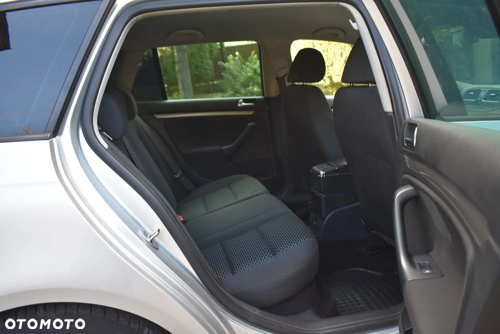 Volkswagen Golf - 21