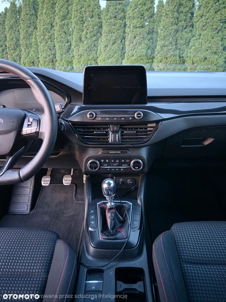 Ford Focus 1.5 EcoBoost ST-Line - 11