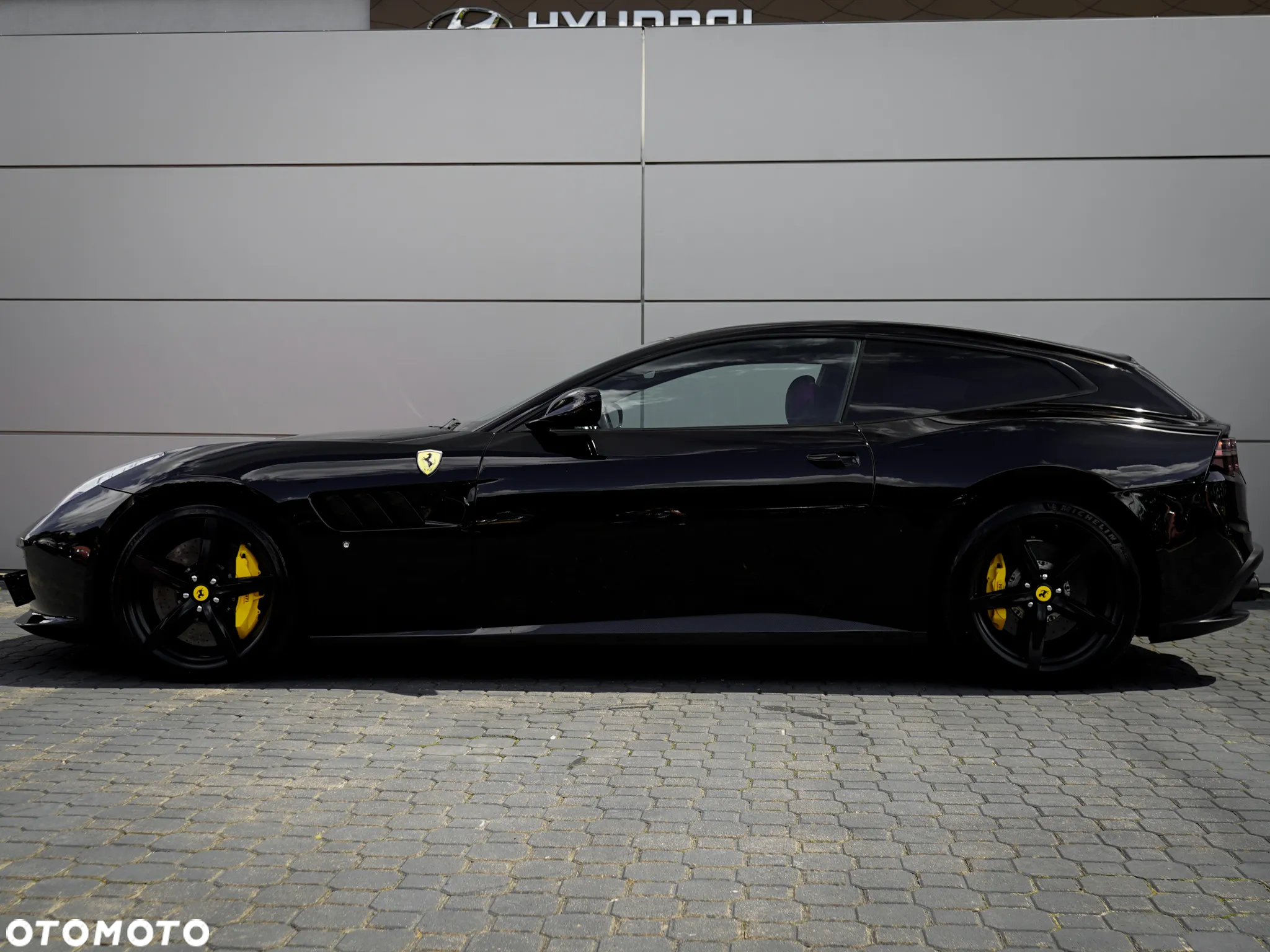 Ferrari GTC4Lusso - 4