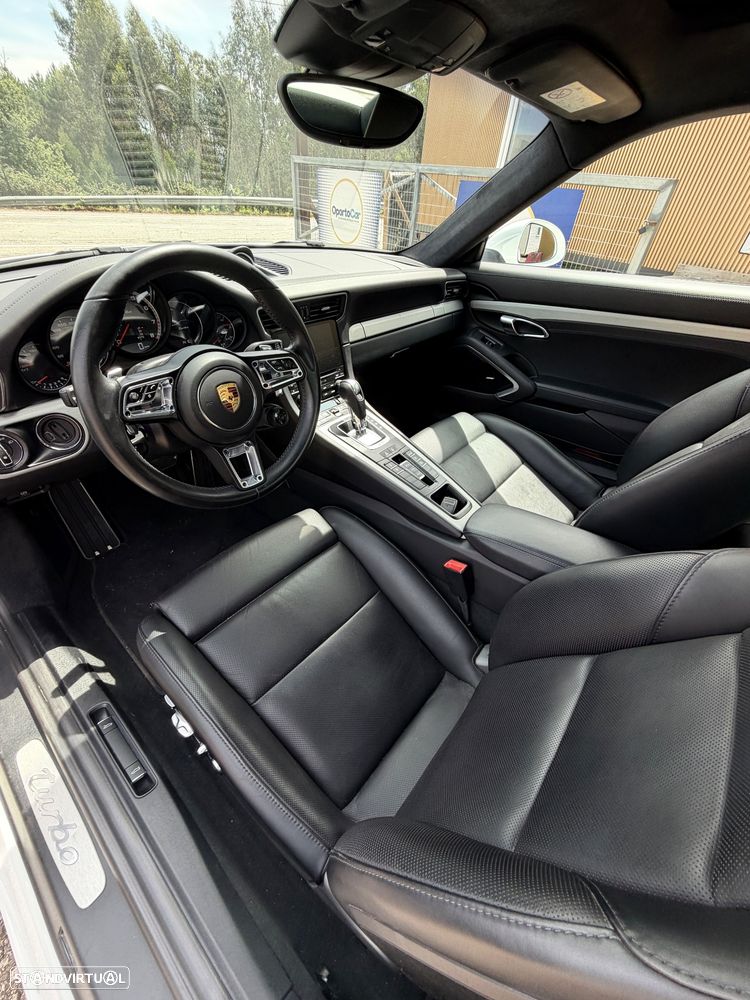 Porsche 911 (991) Turbo PDK - 19