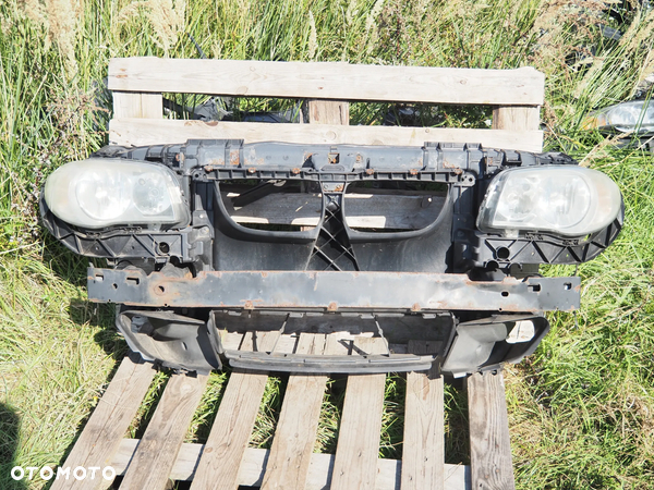 Pas przedni przód BMW 1 E87 E81