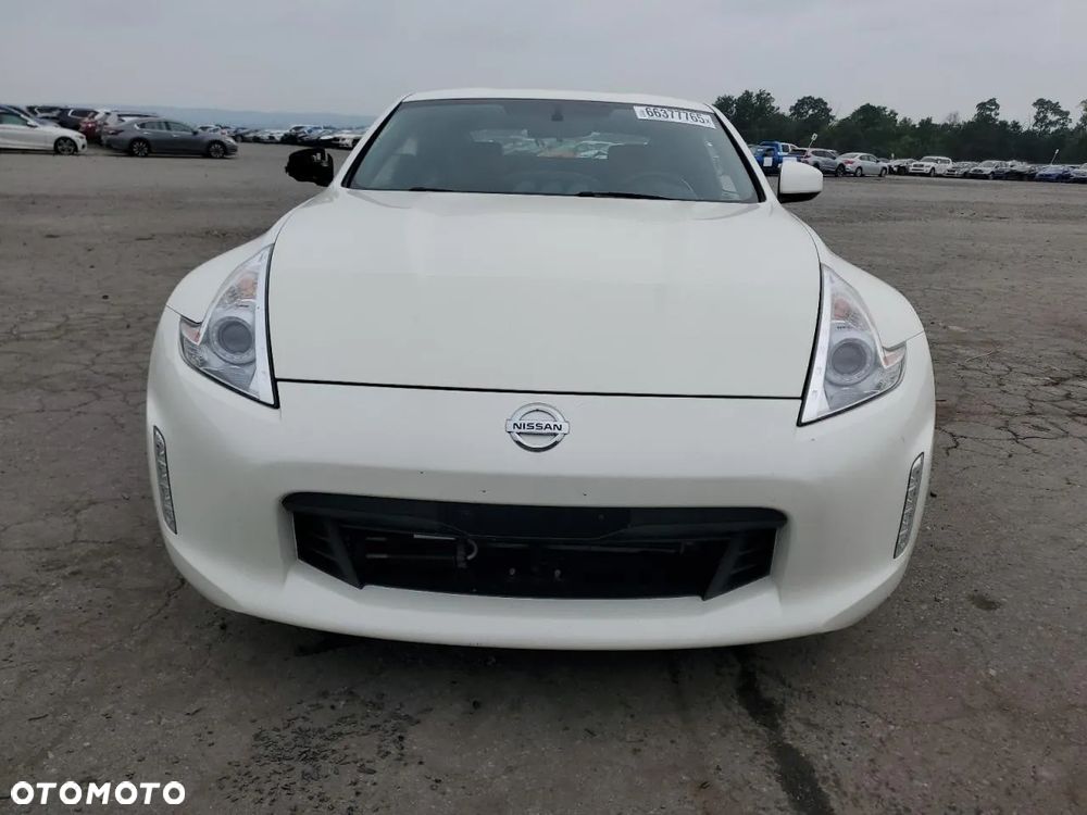 Nissan 370 Z - 5