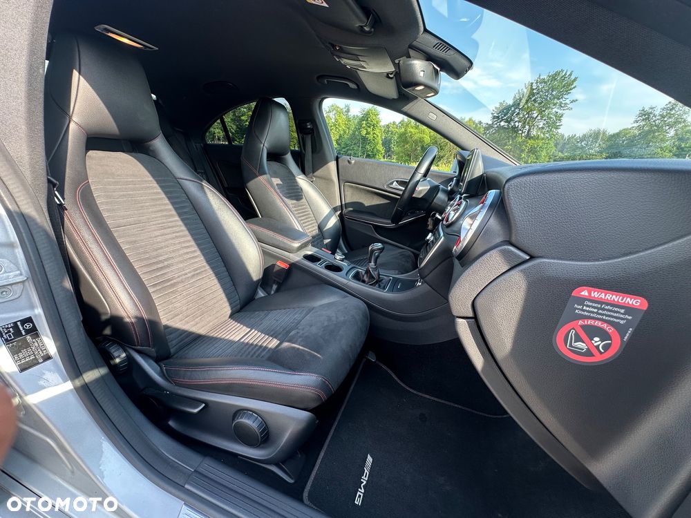 Mercedes-Benz CLA 200 AMG Line - 11