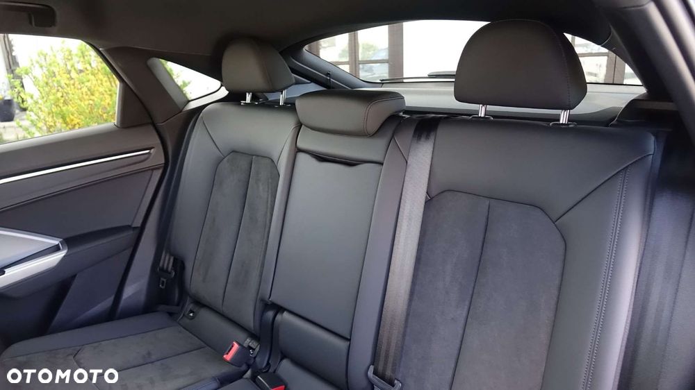 Audi Q3 Sportback - 23