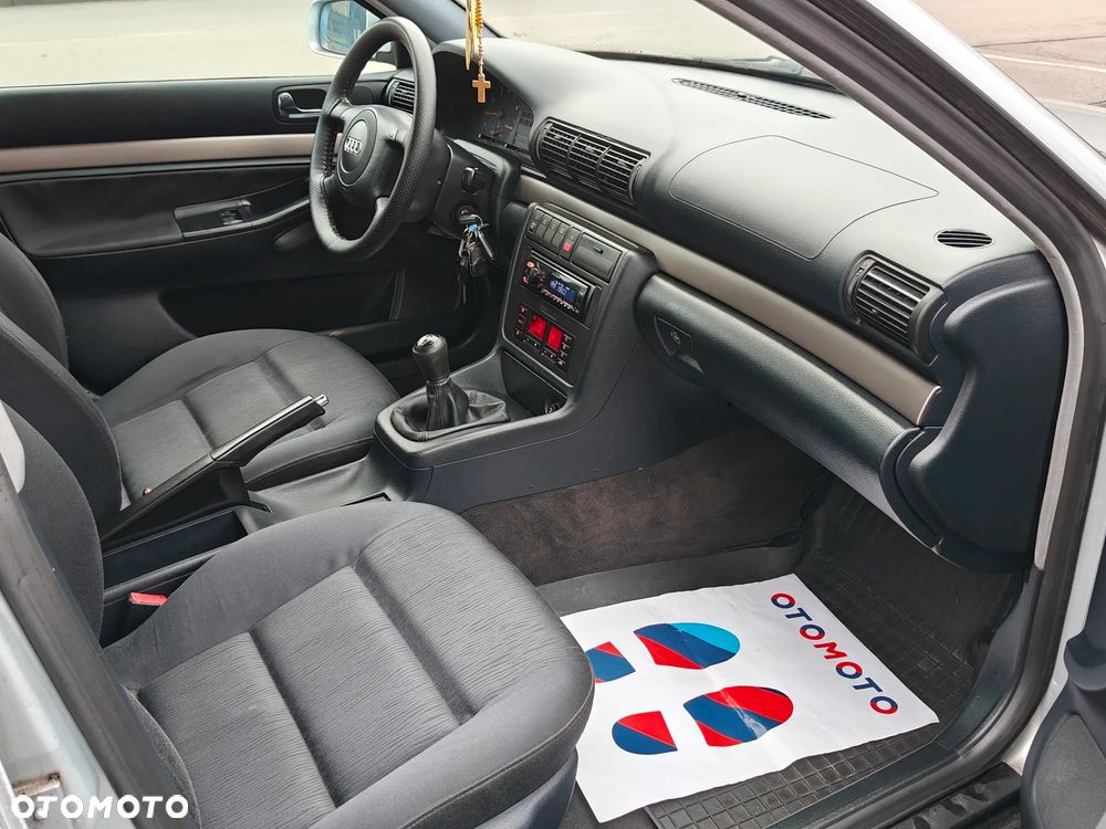 Audi A4 Avant 1.8 - 8