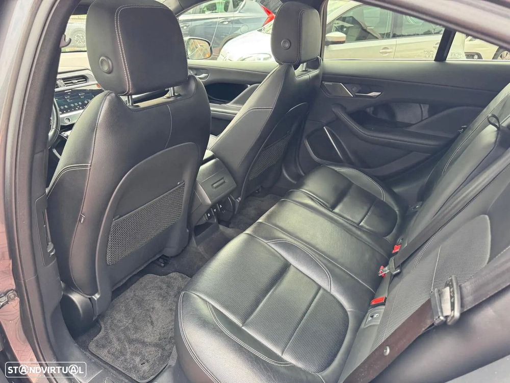 Jaguar I-Pace - 10
