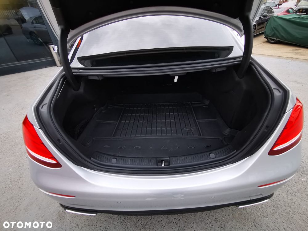 Mercedes-Benz Klasa E 200 d 9G-TRONIC - 34