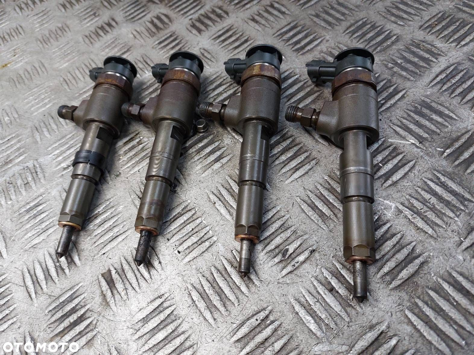 WTRYSK WTRYSKIWACZ KOMPLET PEUGEOT 206 I 1.4 HDI 0445110135 - 2