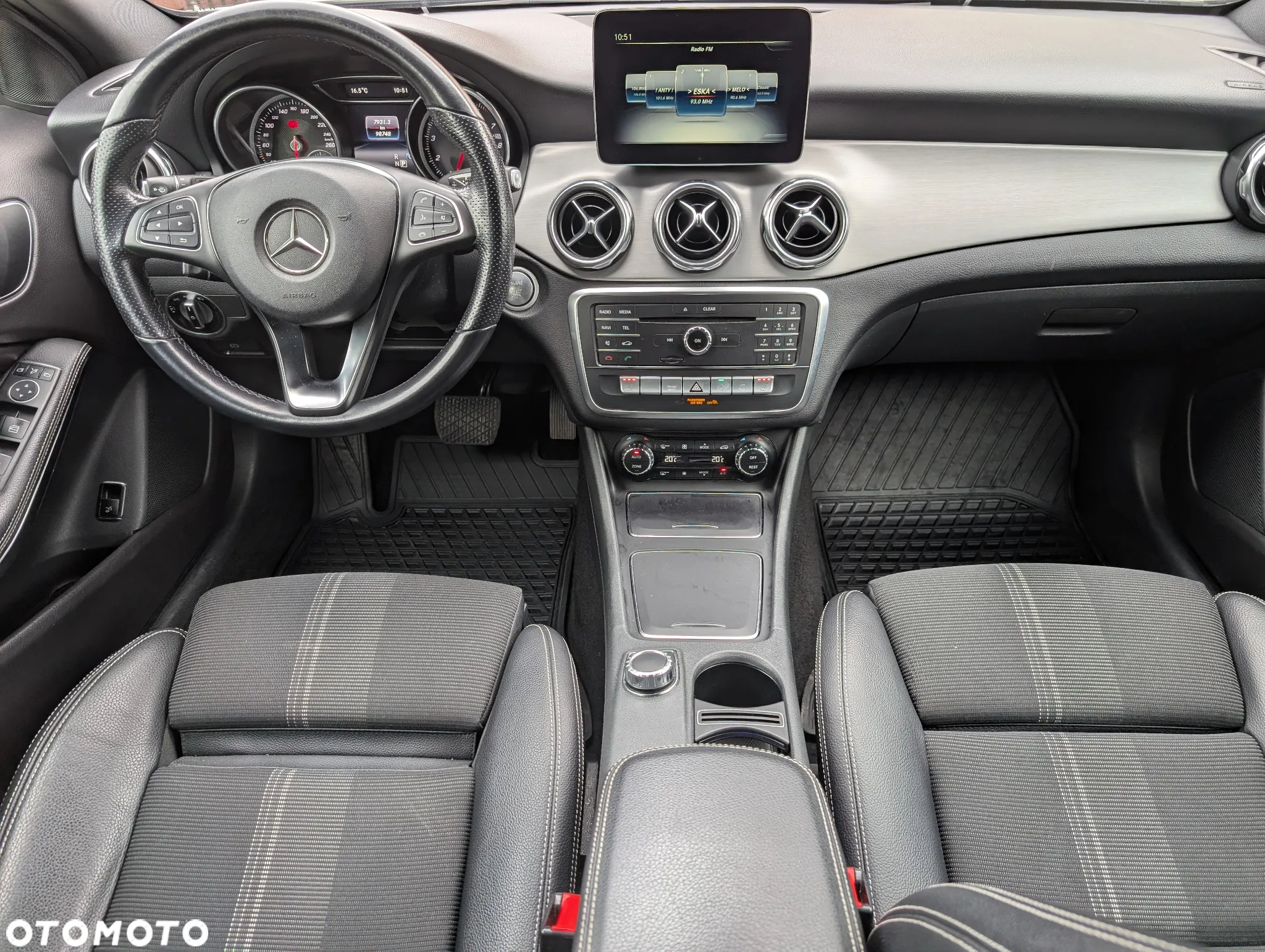 Mercedes-Benz GLA 200 7G-DCT - 7