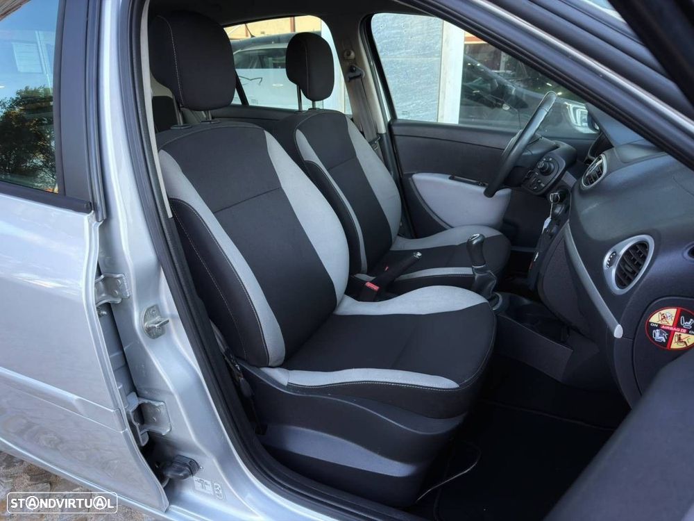 Renault Clio 1.2 16V Dynamique S - 7