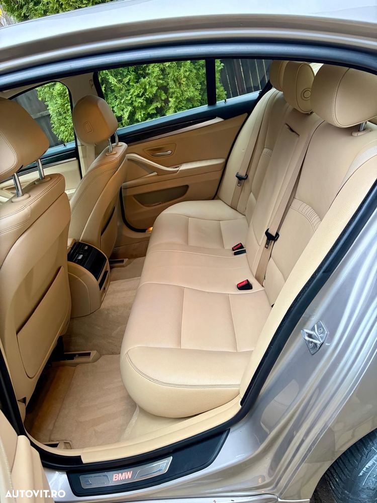 BMW Seria 5 520d Aut. Luxury Line - 10