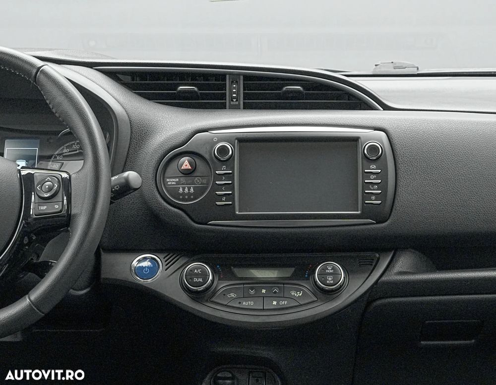 Toyota Yaris 1.5 VVT-i HSD Dynamic - 19