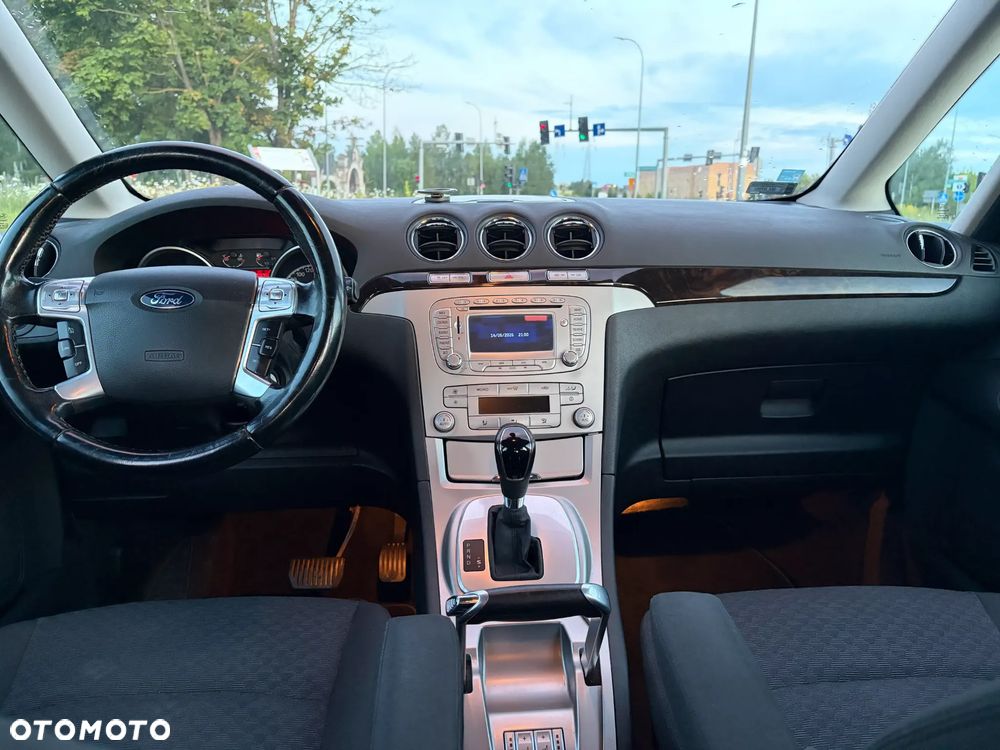 Ford Galaxy - 8