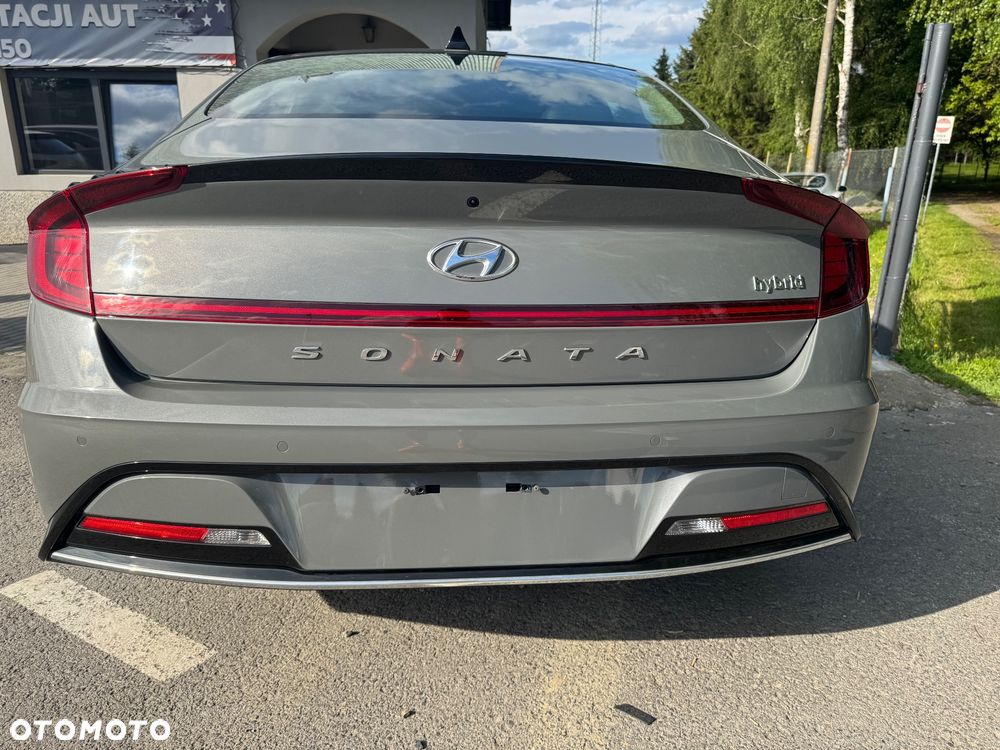 Hyundai Sonata - 10