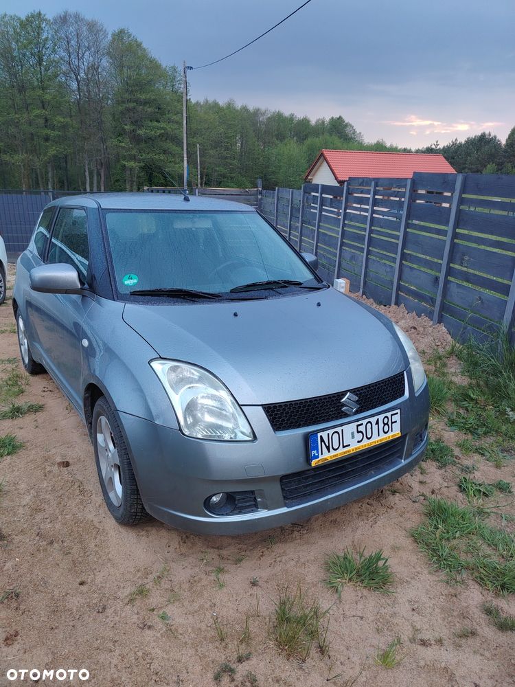 Suzuki Swift - 1