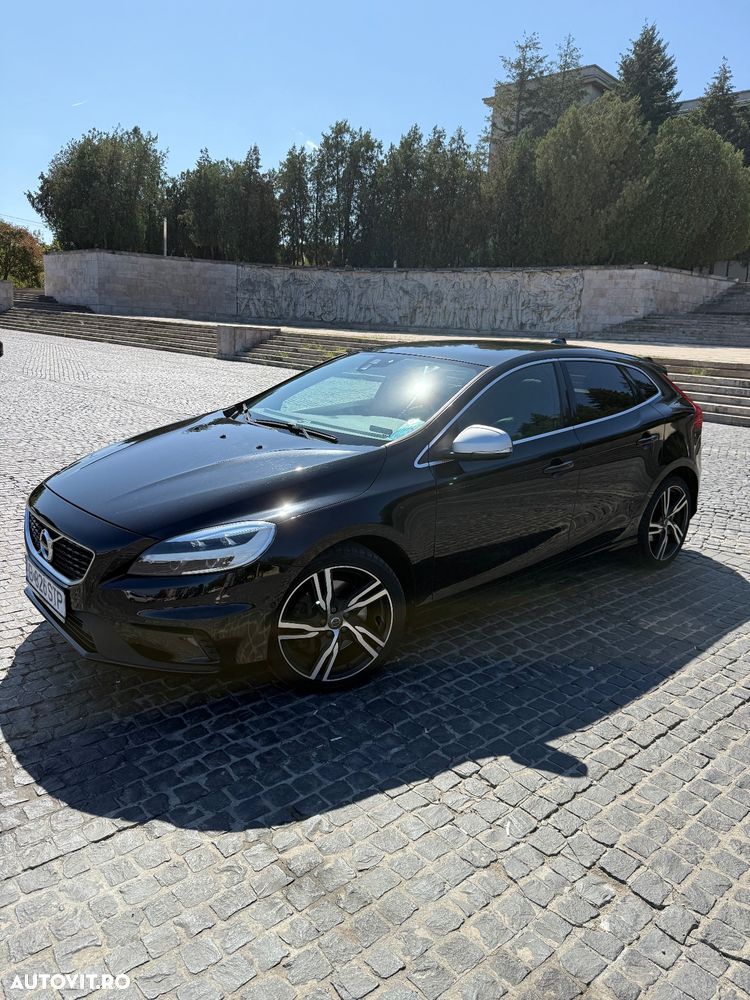 Volvo V40 D3 Geartronic RDesign - 1