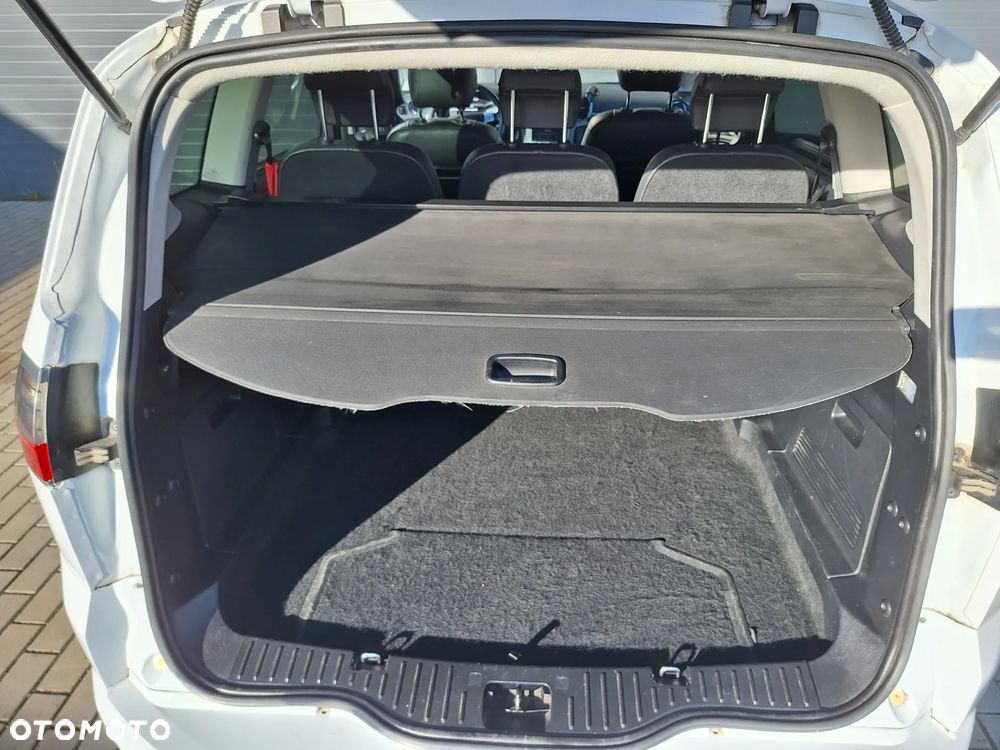 Ford S-Max 2.2 TDCi DPF Titanium - 37