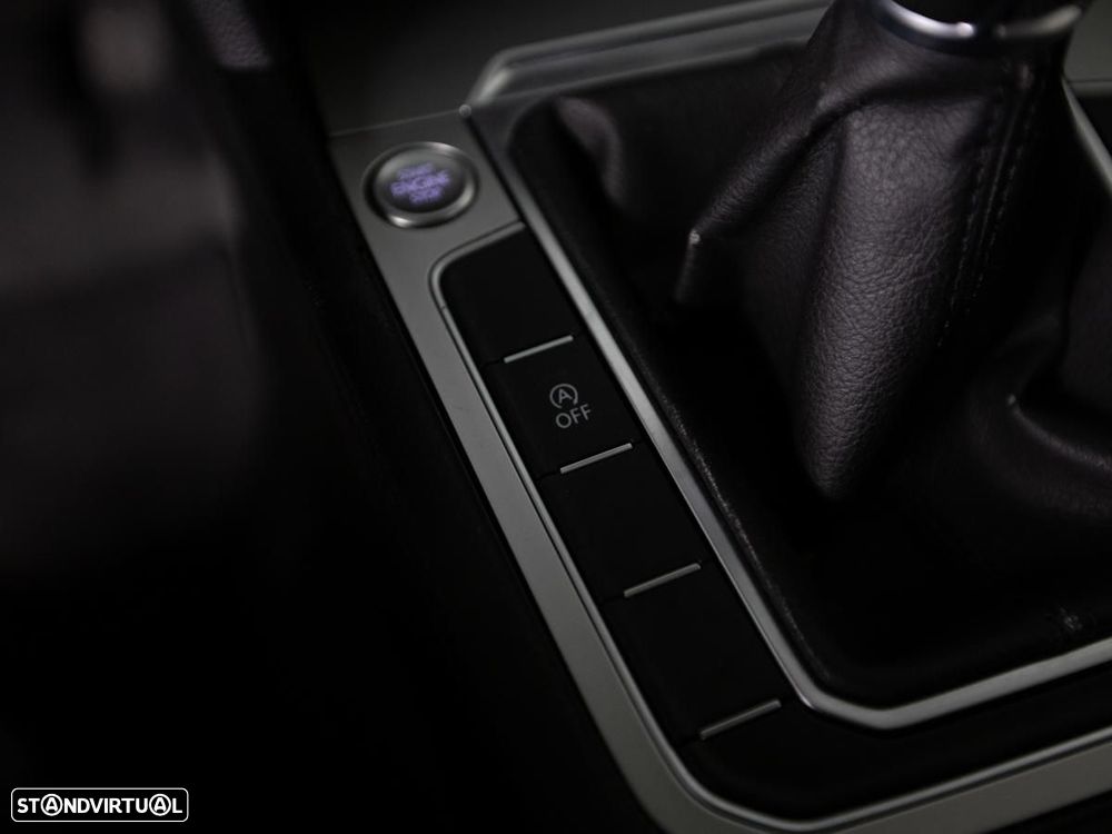 VW Passat Variant 1.6 TDI Confortline - 19