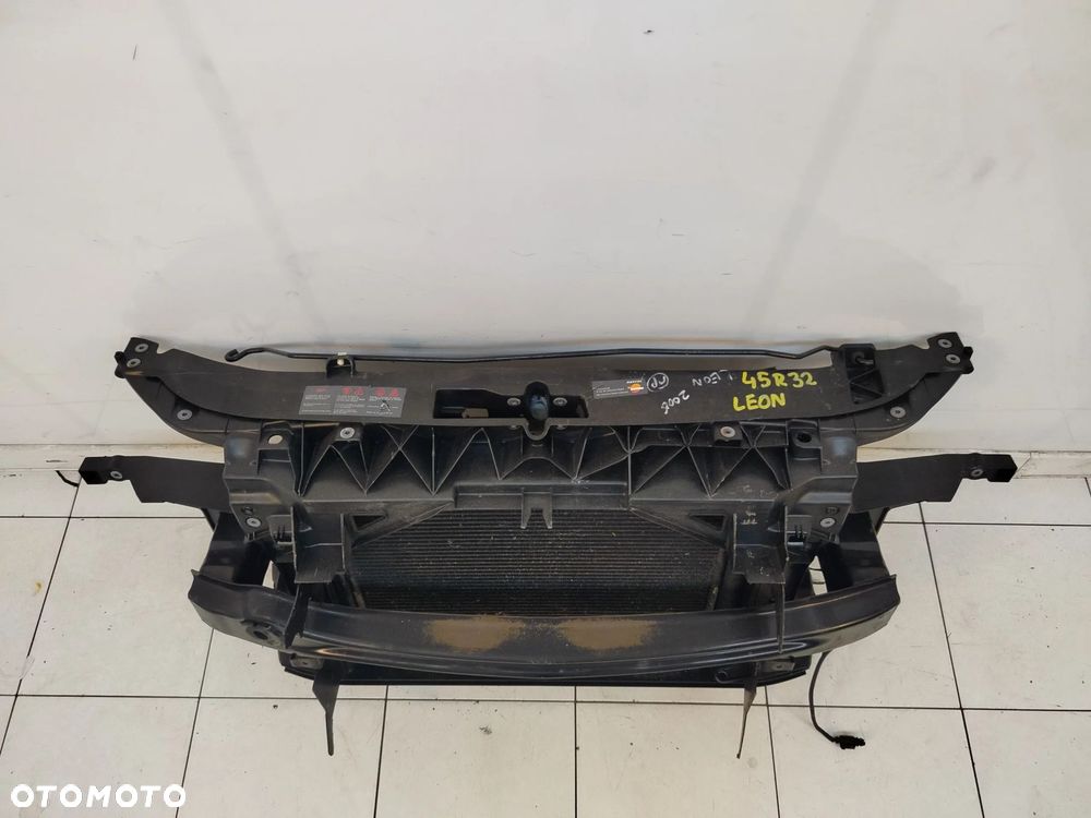 SEAT LEON II 1.6 B 05R- PAS PRZEDNI CHŁODNICE KOMPLET - 4