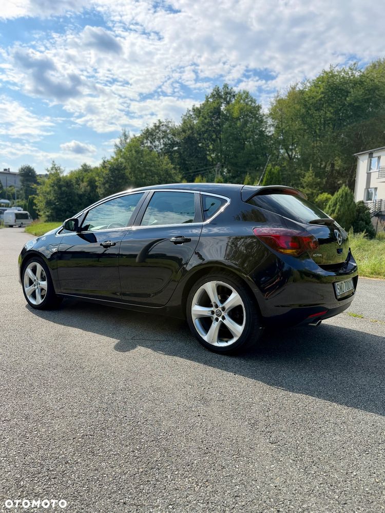 Opel Astra 1.6 Turbo - 5