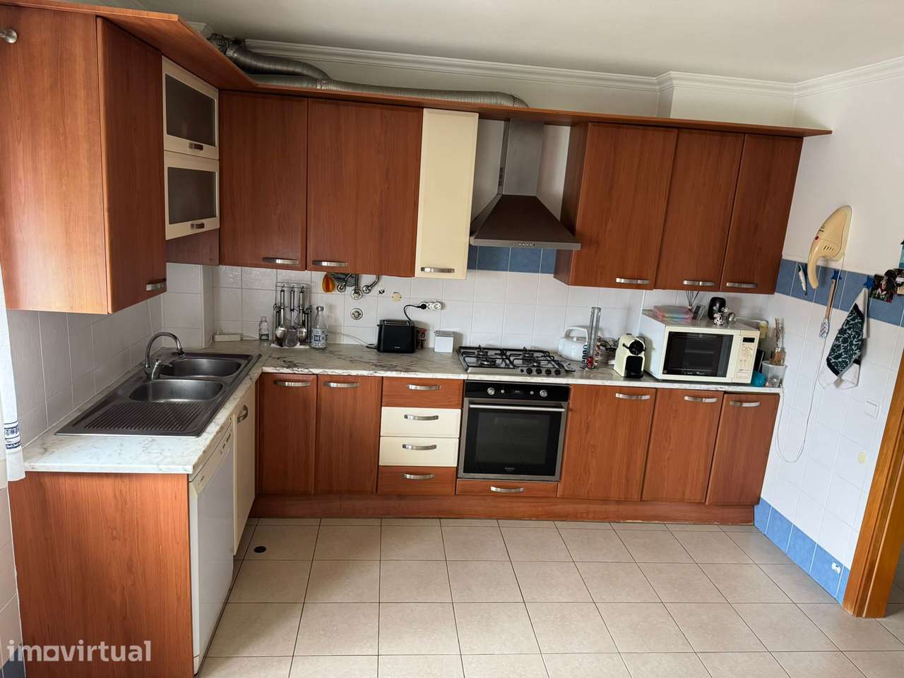 Apartamento T4 com 3 casas de banho e garagem - Grande imagem: 3/16