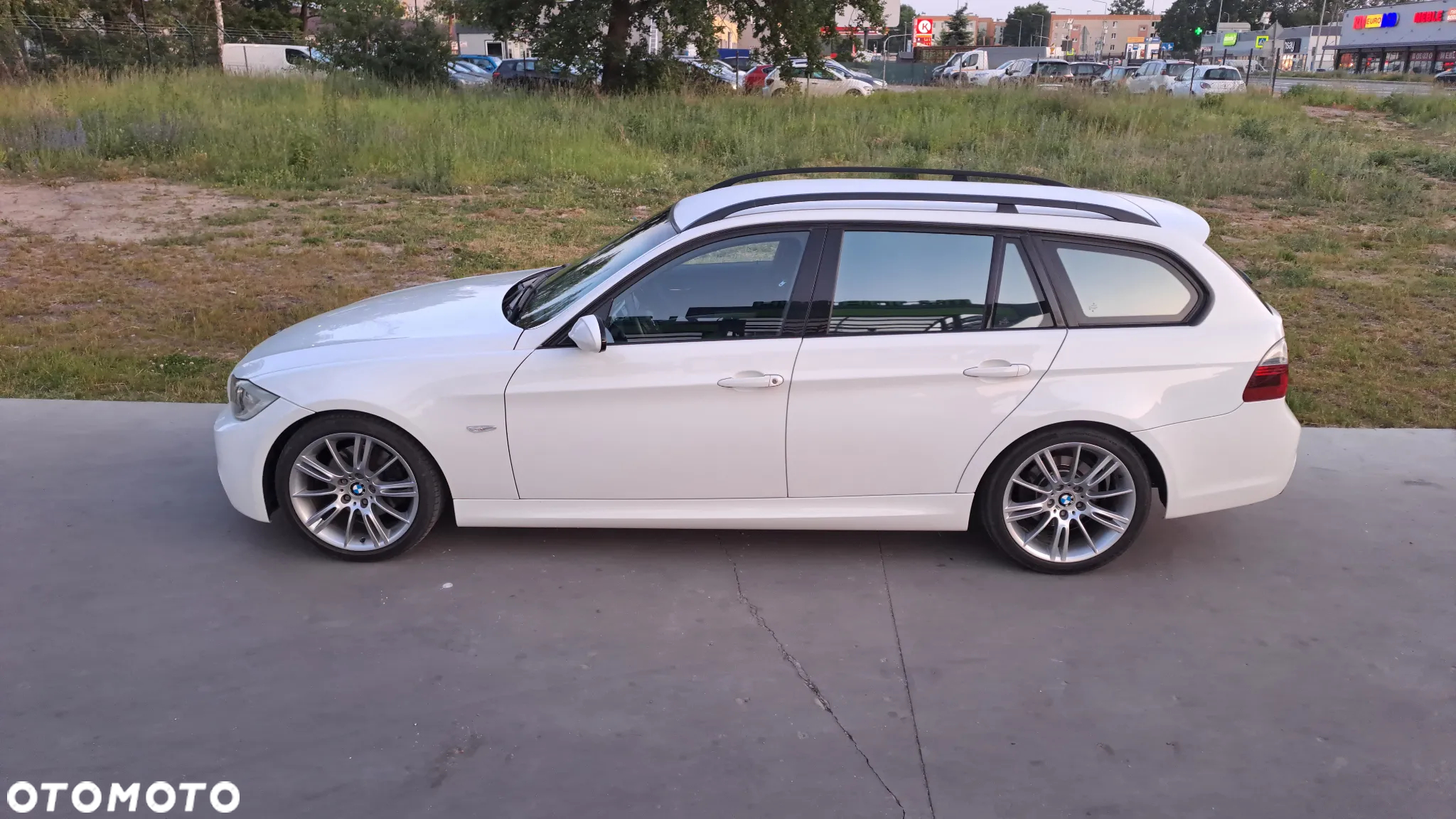 BMW Seria 3 325i - 4