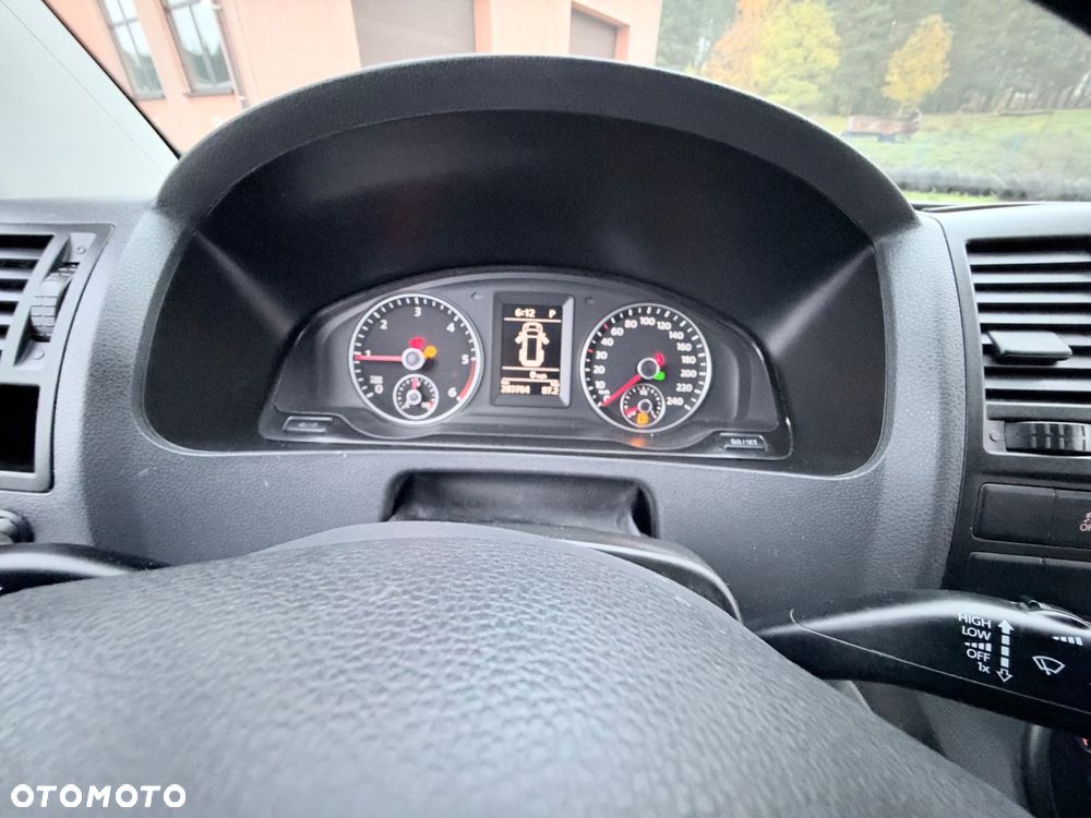 Volkswagen Transporter - 32
