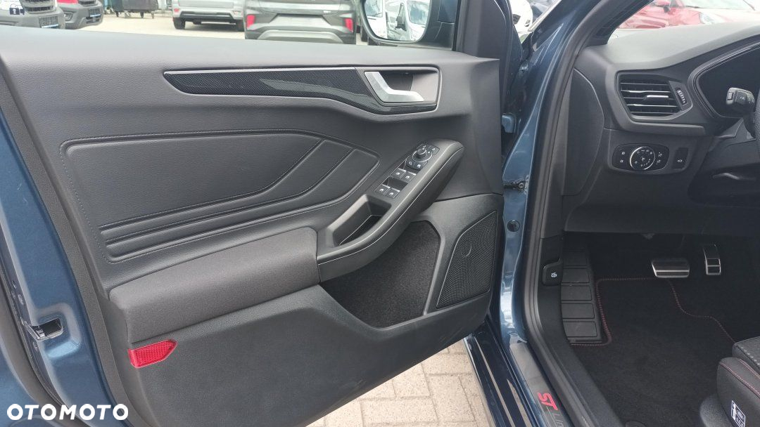 Ford Focus - 11