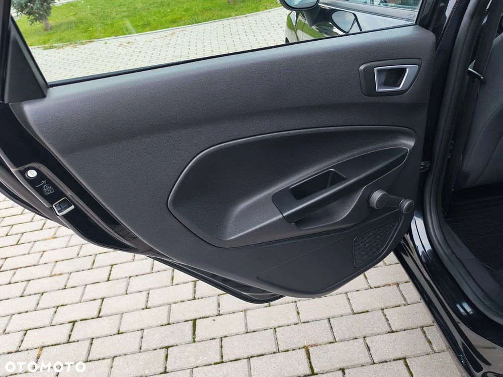 Ford Fiesta - 12