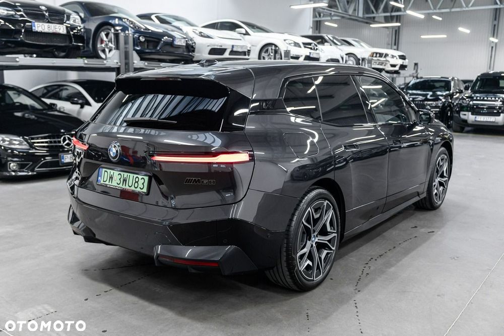 BMW iX - 10
