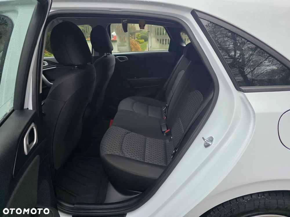 Kia Ceed 1.5 T-GDI S - 10