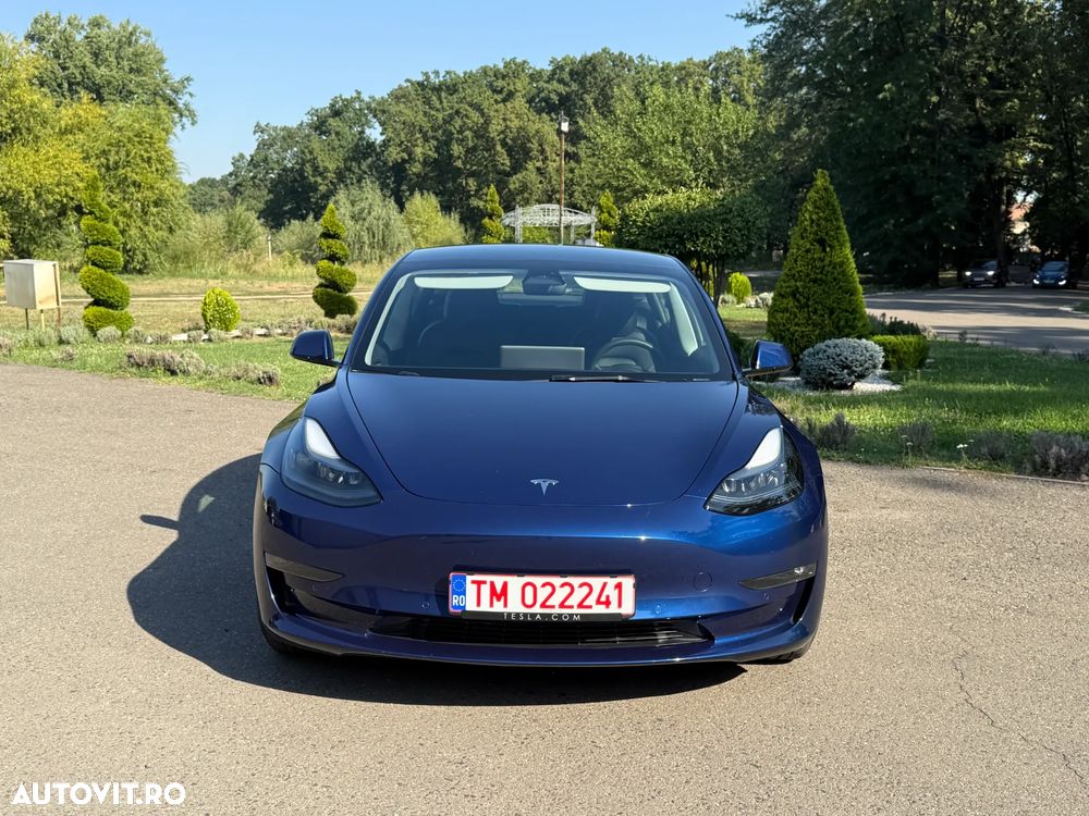 Tesla Model 3 - 3