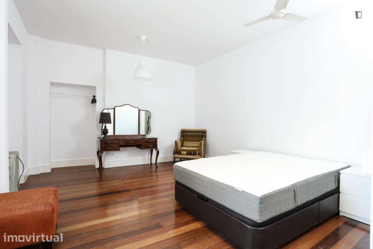 Apartamento com 1 quartos - localizado em Avenida da Liberdade Lisbon - Grande imagem: 2/13