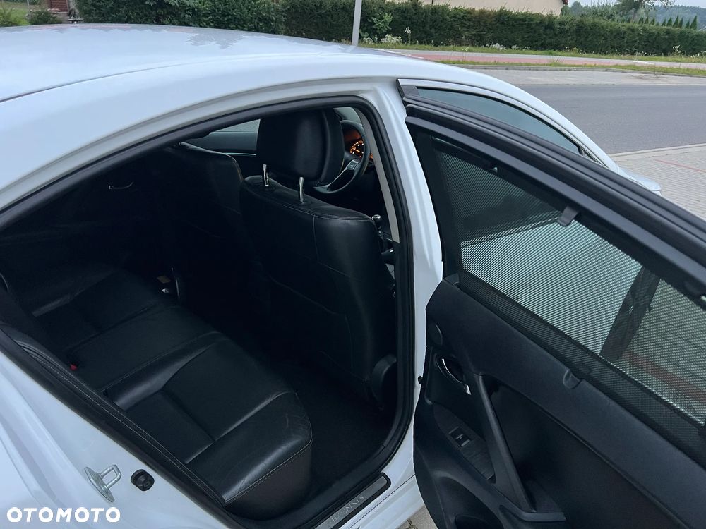 Toyota Avensis 2.2 D-4D Premium - 10