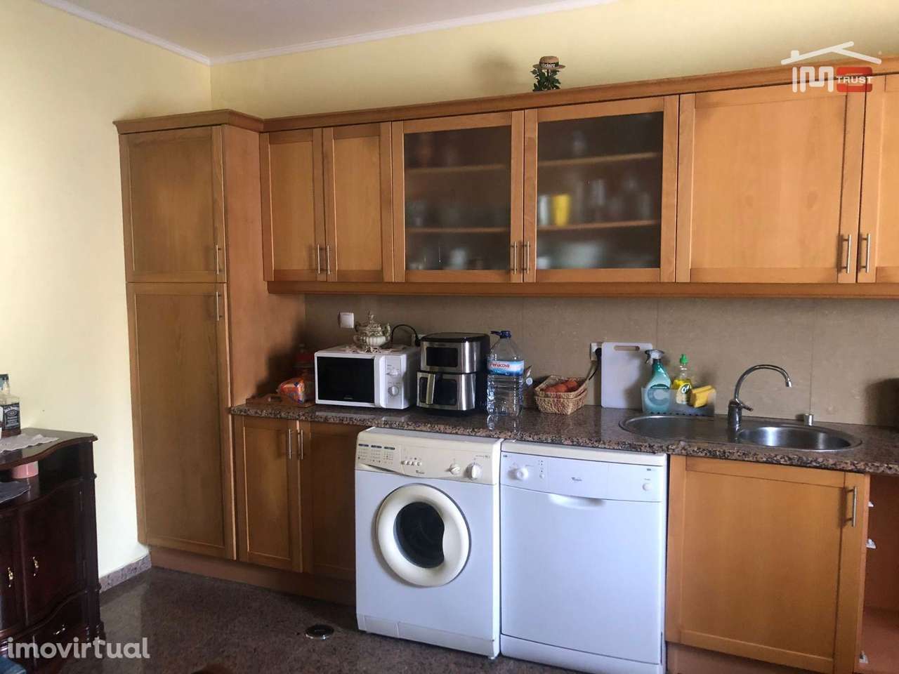 Arrendamento de Moradia T2 c/ 2 Pisos - Totalmente Mobilada e Equipada - Grande imagem: 3/40