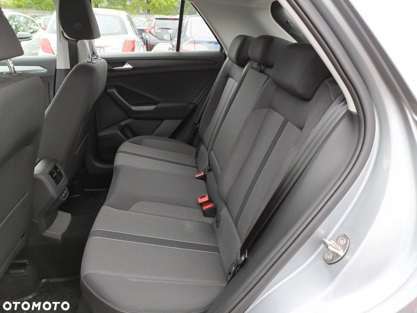 Volkswagen T-Roc - 12