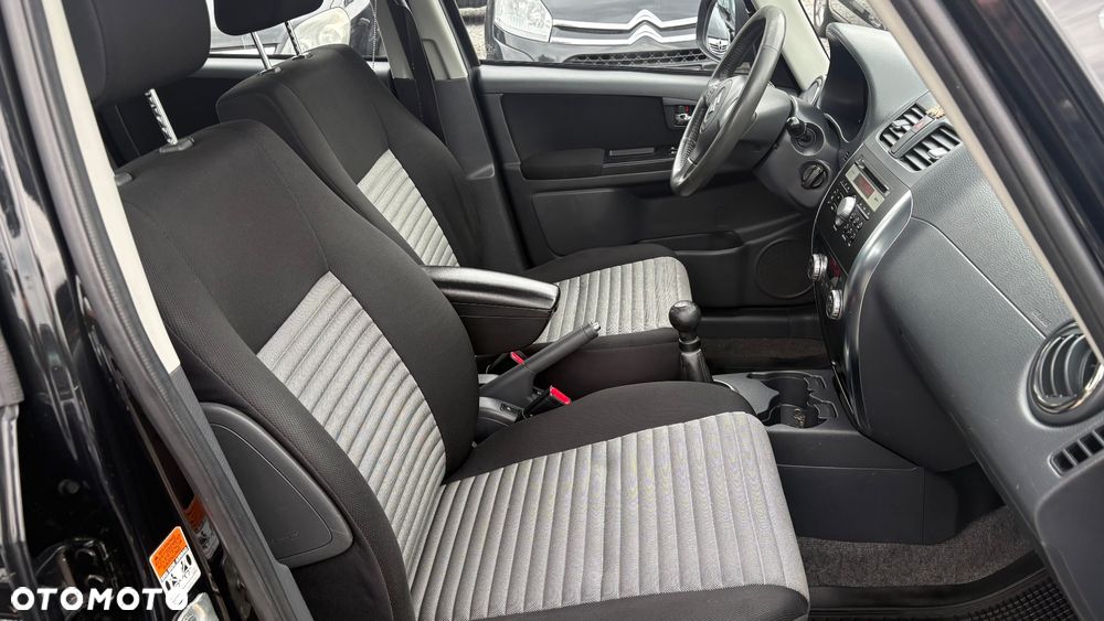 Suzuki SX4 1.6 Comfort - 15