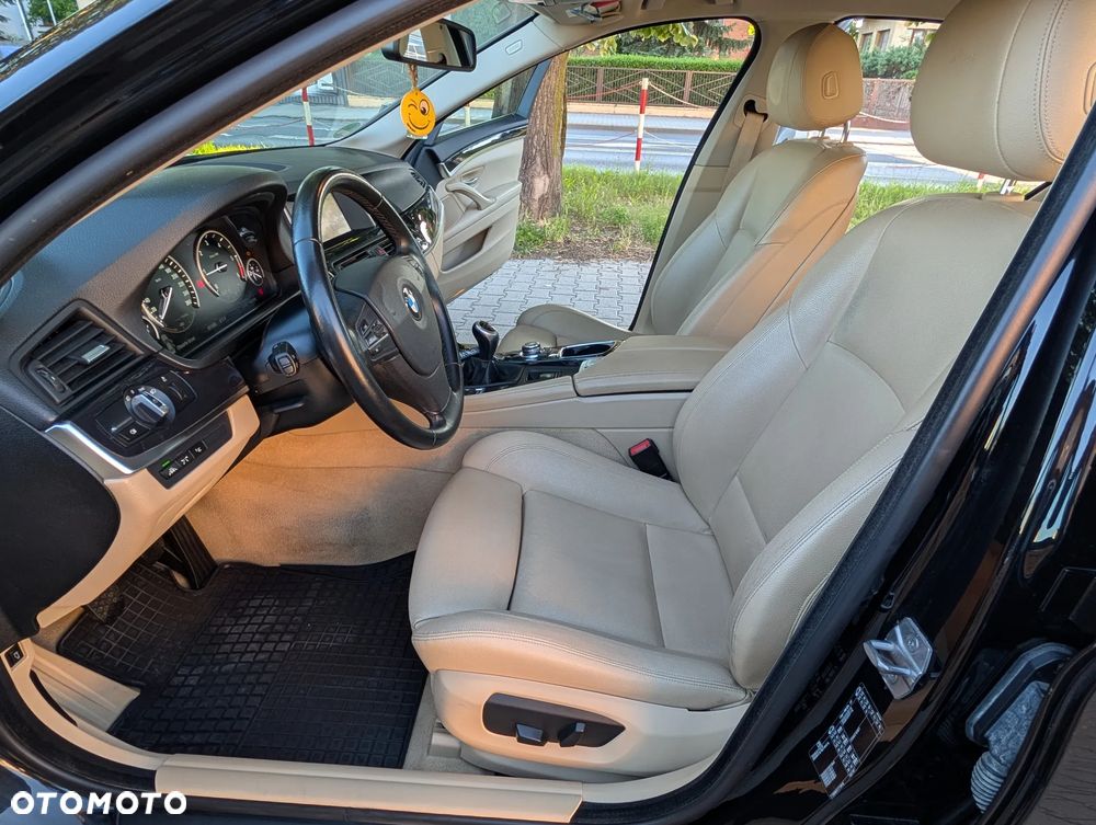 BMW Seria 5 520d - 23