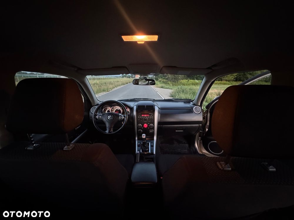 Suzuki Grand Vitara 2.4 Comfort - 8