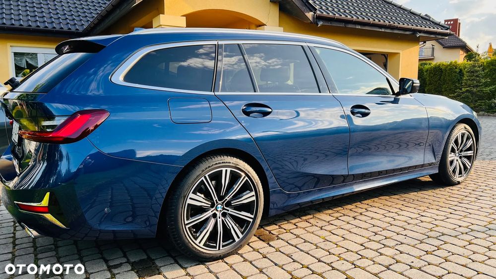 BMW Seria 3 320d xDrive Luxury Line sport - 12