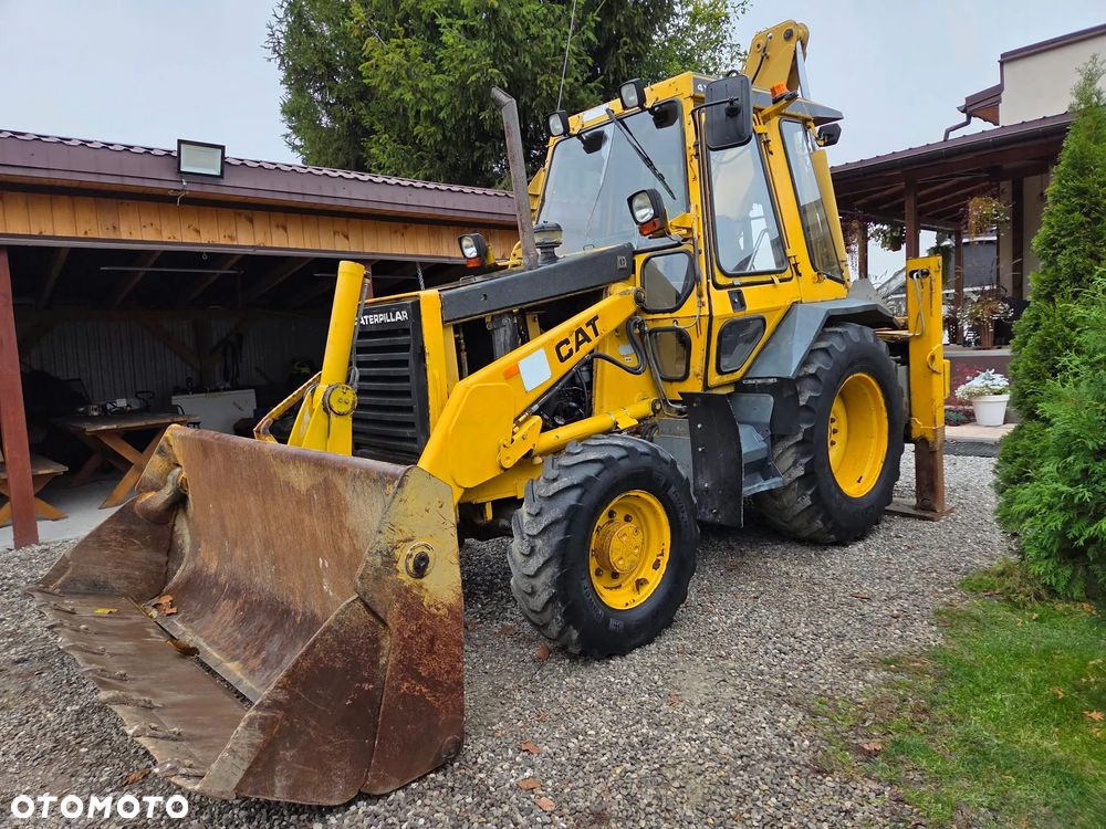 Caterpillar CAT 428B - 3